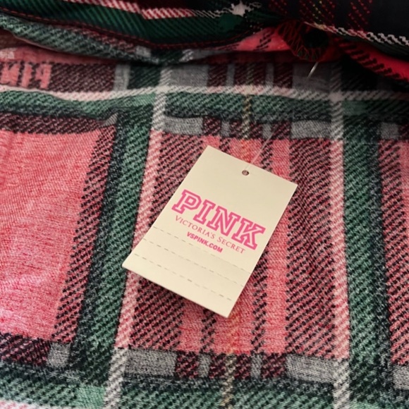 🆕 VS PINK | Red Flannel Pajama Shirt Size Medium - Picture 4 of 4